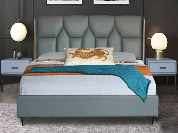 Tindakan pencegahan apa yang harus diambil saat merawat tempat tidur berlapis kulit?